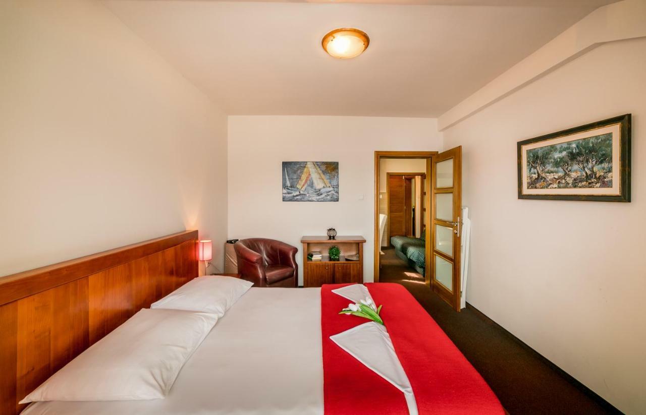 Apartmani Laban ヘルツェグ・ノヴィ エクステリア 写真